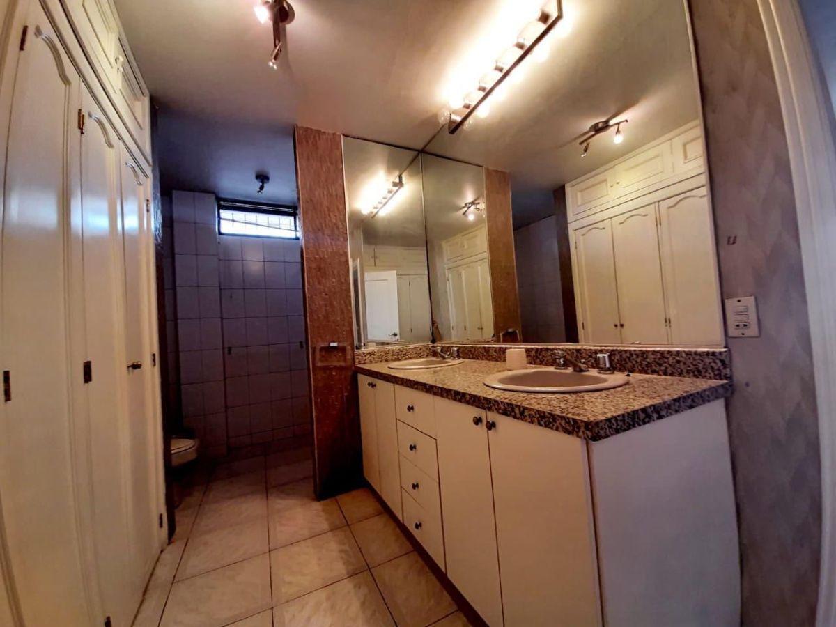 Vendo Departamento en Urdesa Central, Guayas — imagen 3