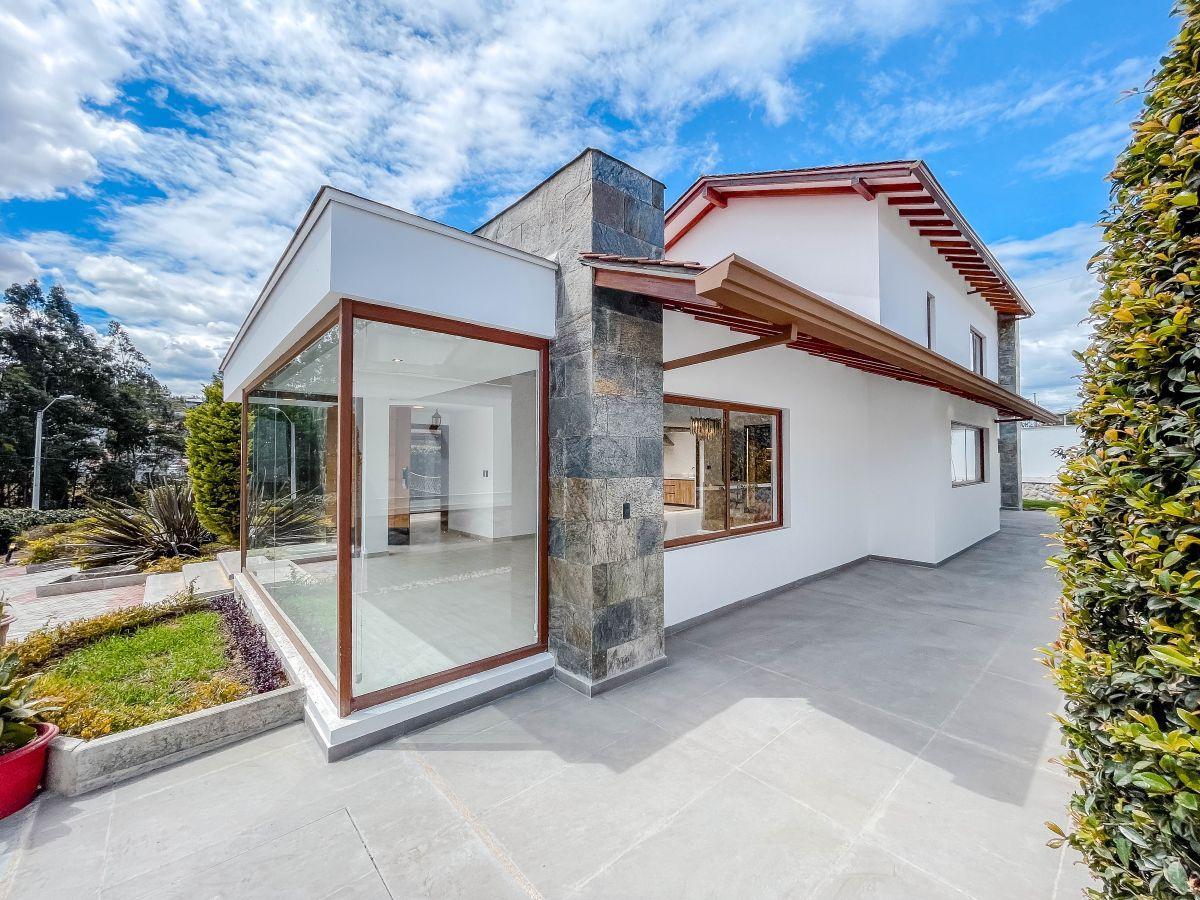 Casa con Piscina y 952 m² de Terreno en Cuenca, Azuay — imagen 9