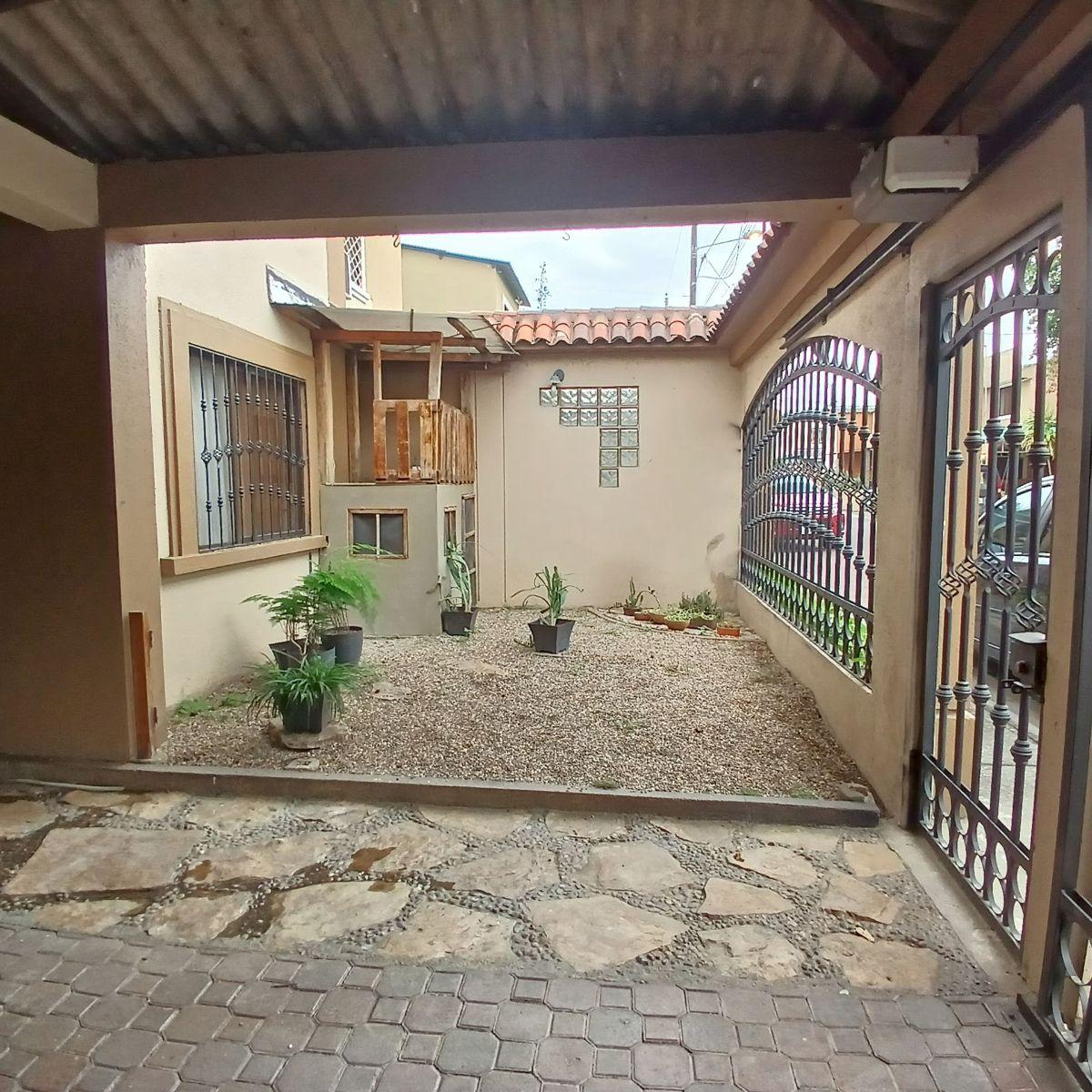 Casa Esquinera en Venta en La Joya - Esmeralda. Guayas — imagen 9
