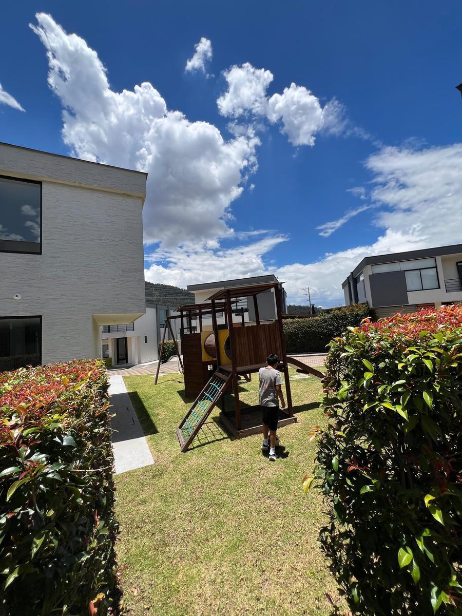 En Venta Casa de Ttres Dorm. con Jardín Privado 196 m² - La Armenia — imagen 9