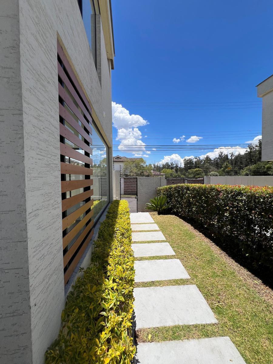En Venta Casa de Ttres Dorm. con Jardín Privado 196 m² - La Armenia — imagen 8