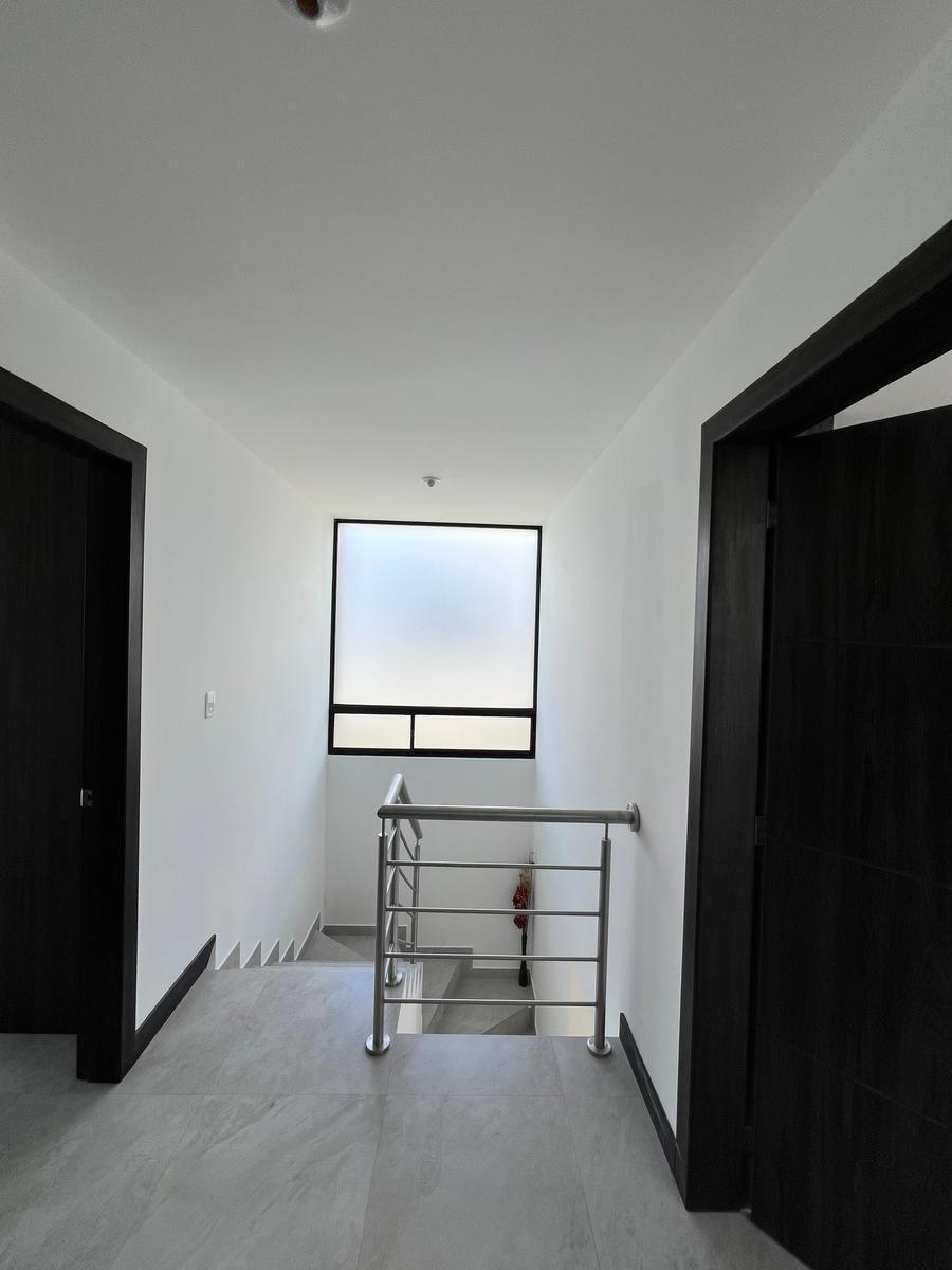 En Venta Casa de Ttres Dorm. con Jardín Privado 196 m² - La Armenia — imagen 6