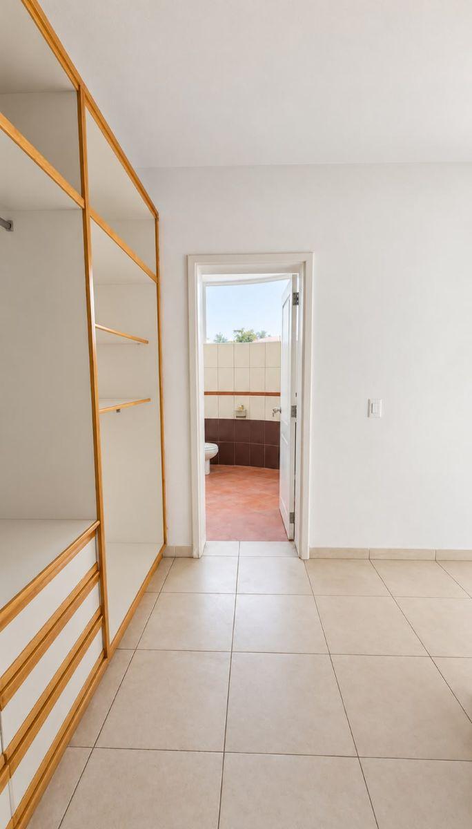 En Venta Casa de Cuatro Dorm. Frente Al Mar 500 m² - Manta, Manabí — imagen 9