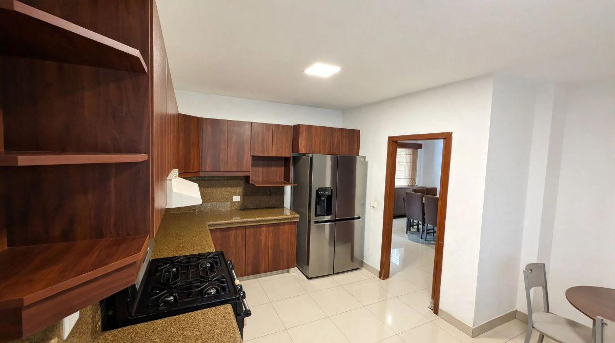 Se Vende Casa con Piscina en Urb. Estancias del Rio - Samborondon Guayaquil. (Ronald), Guayas — imagen 8