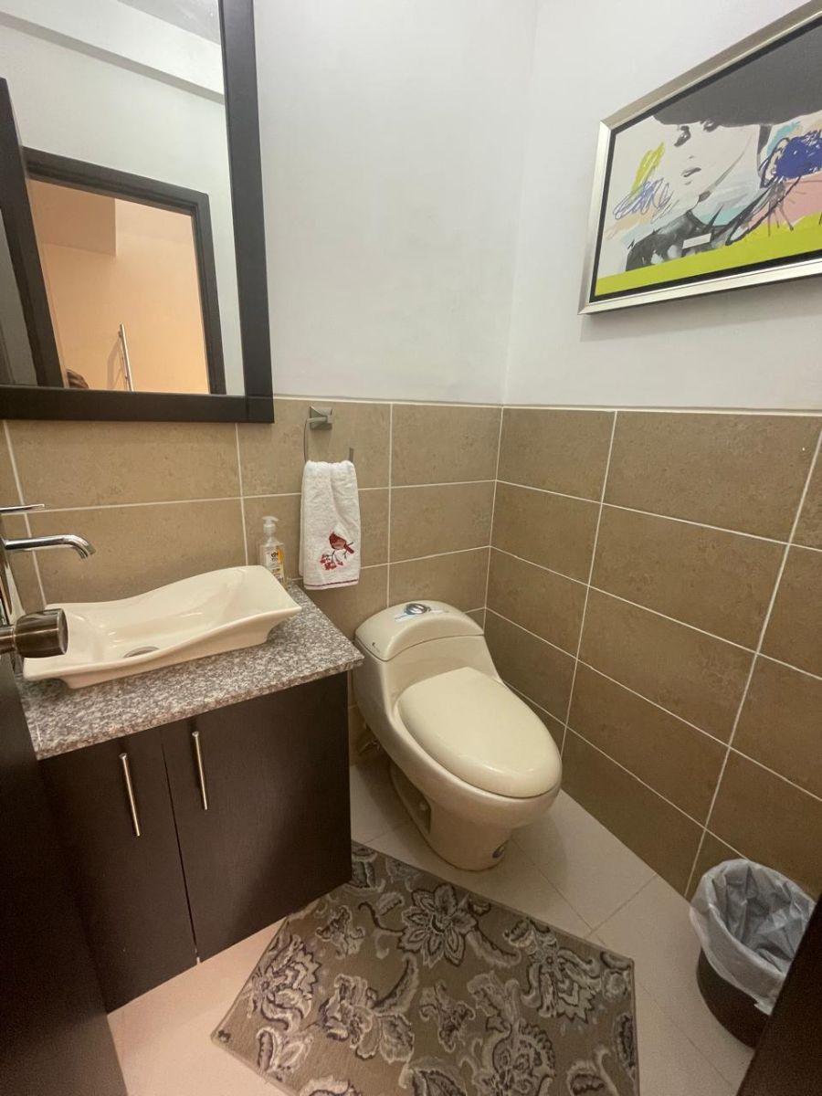Casa Remodelada en Venta en Ciudad Celeste/samborondon, Guayas — imagen 3