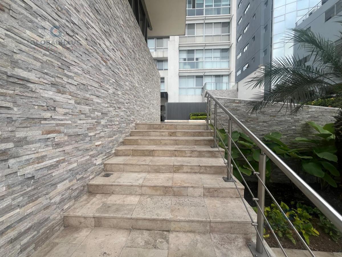 Venta de Departamento con 3 Habitaciones en Urb. Guayaquil Tenis m. H. Guayas — imagen 4