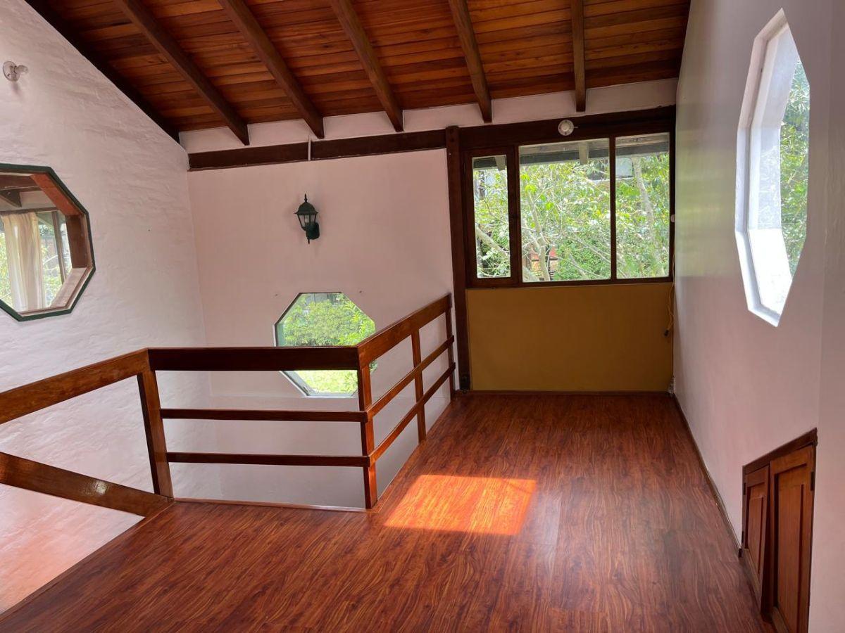 En Venta Casa de 253 m² 3 Dorm., Balcón, Patio, Condominio Sector Embajada Americana — imagen 9