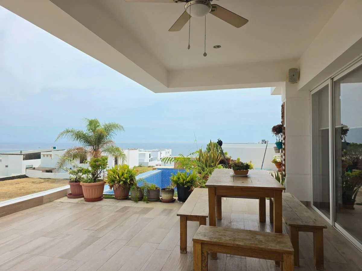 Casa de 5 Dorm. y 425 m² con Vista Al Mar en Manta, Manabí — imagen 10