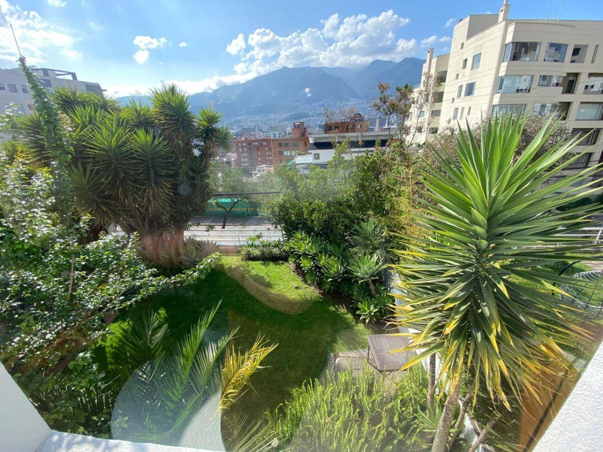 Vendo Departamento en El Sector de La Gonzalez Suarez — imagen 3