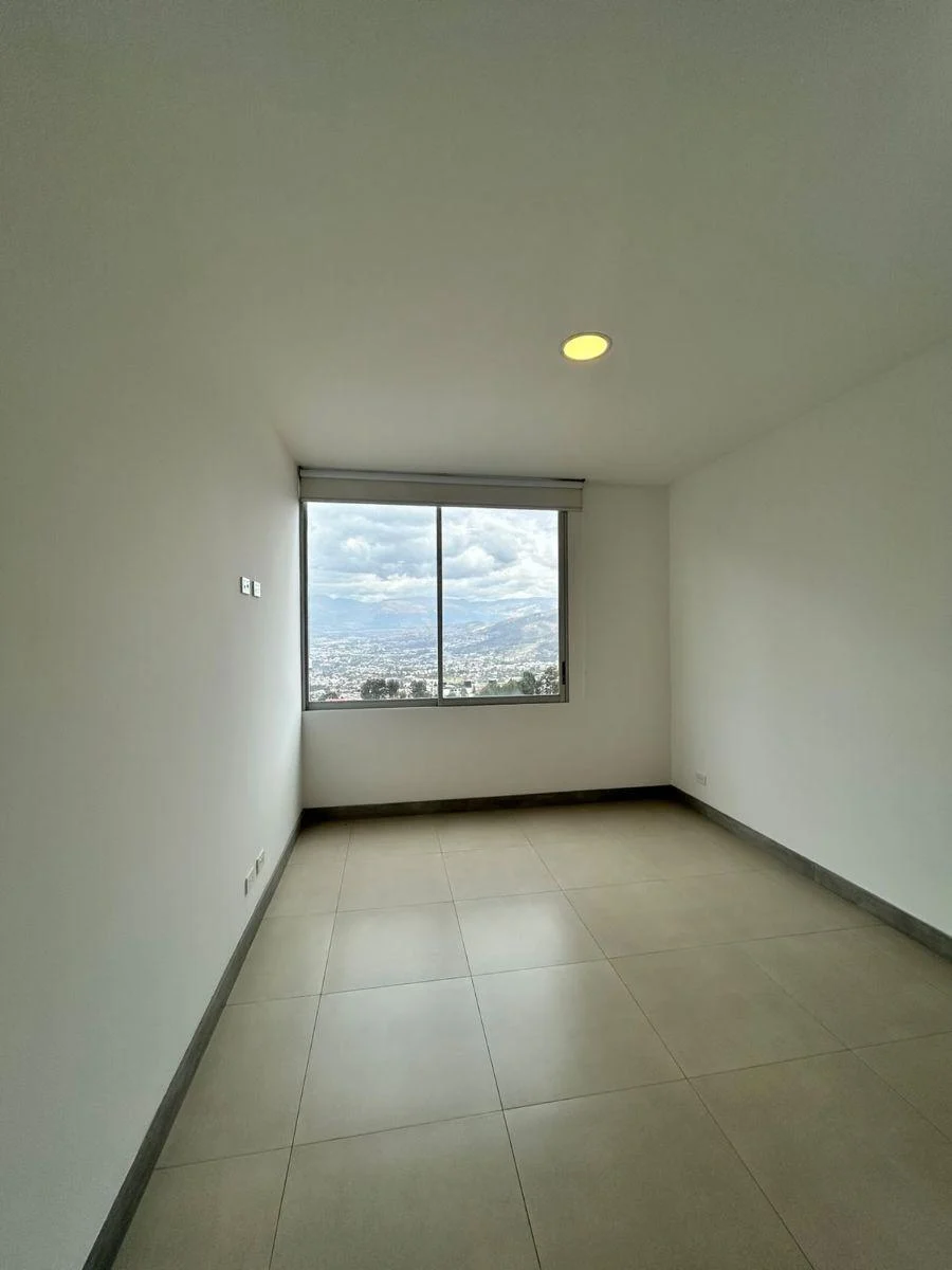 3 Habitaciones con Hermosa Vista, Iluminación y Sala de Tv — imagen 3