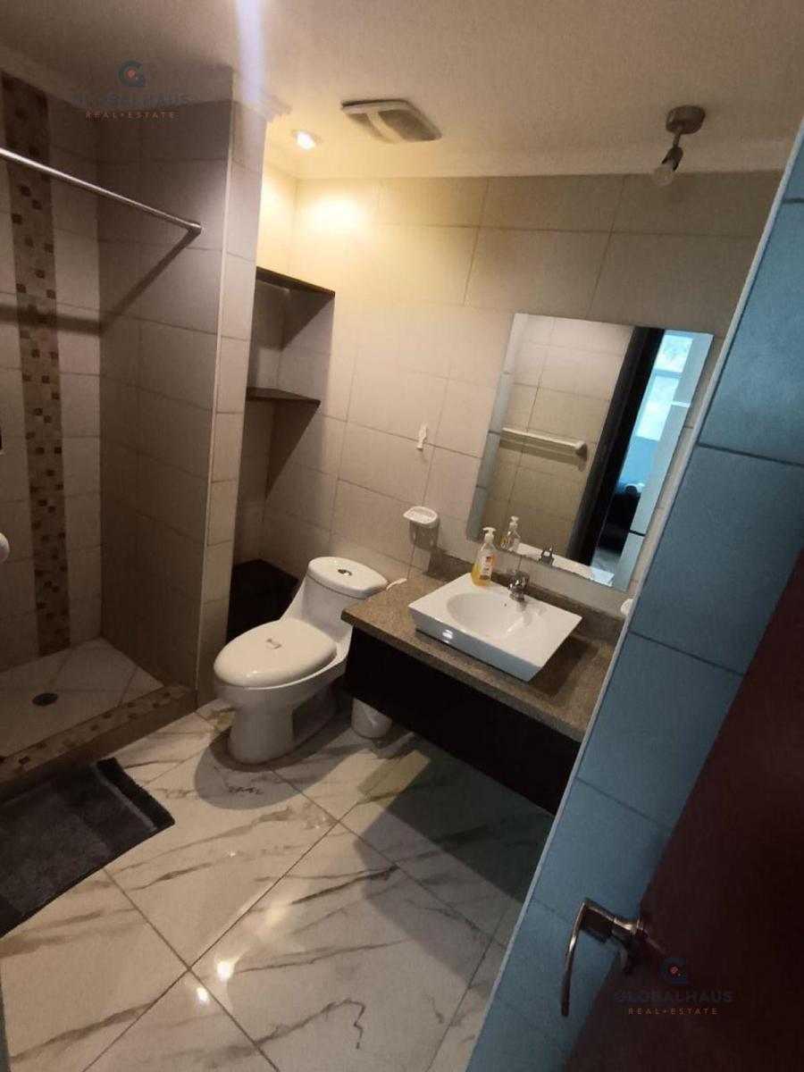 Departamento Edif. River Front Puerto Santa Ana, Centro de Guayaquil, 2 Dorm., A. m. Guayas — imagen 6