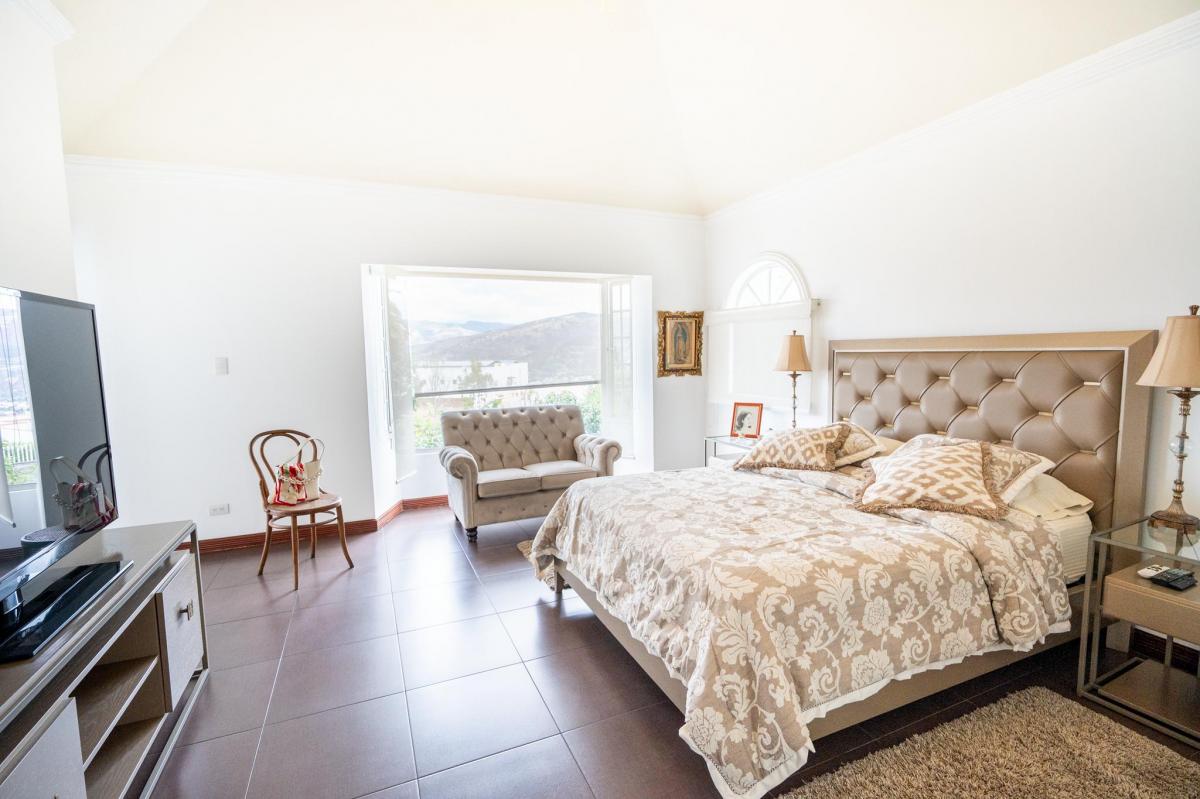 Hermosa Casa Estilo Contemporaneo. Ascensor. $480.000 — imagen 4