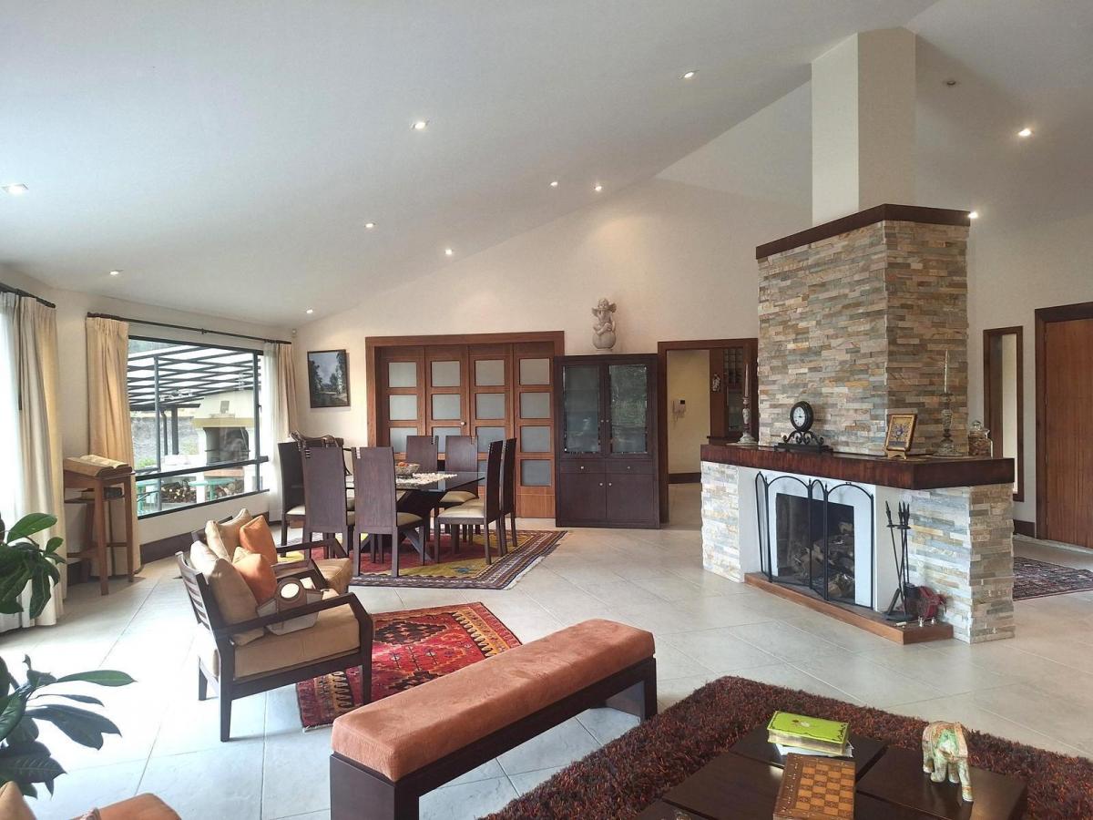 Casa de Una Sola Planta con Amplio Jardín — imagen 7