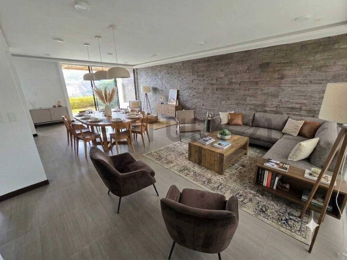 Venta Casa 6 Dorm. en Cumbayá Dentro Conjunto (2 Dorm. Planta Baja) — imagen 8