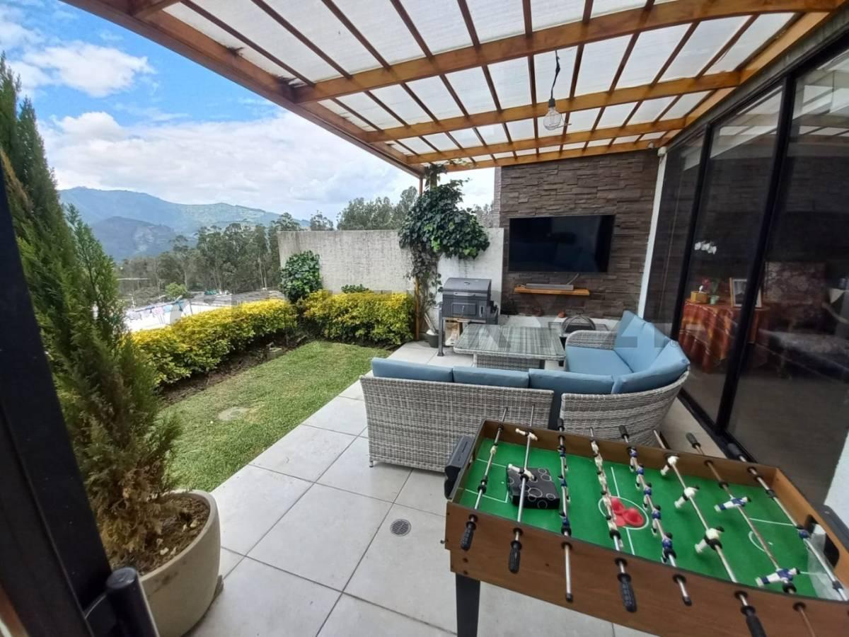 Venta Casa 6 Dorm. en Cumbayá Dentro Conjunto (2 Dorm. Planta Baja) — imagen 5