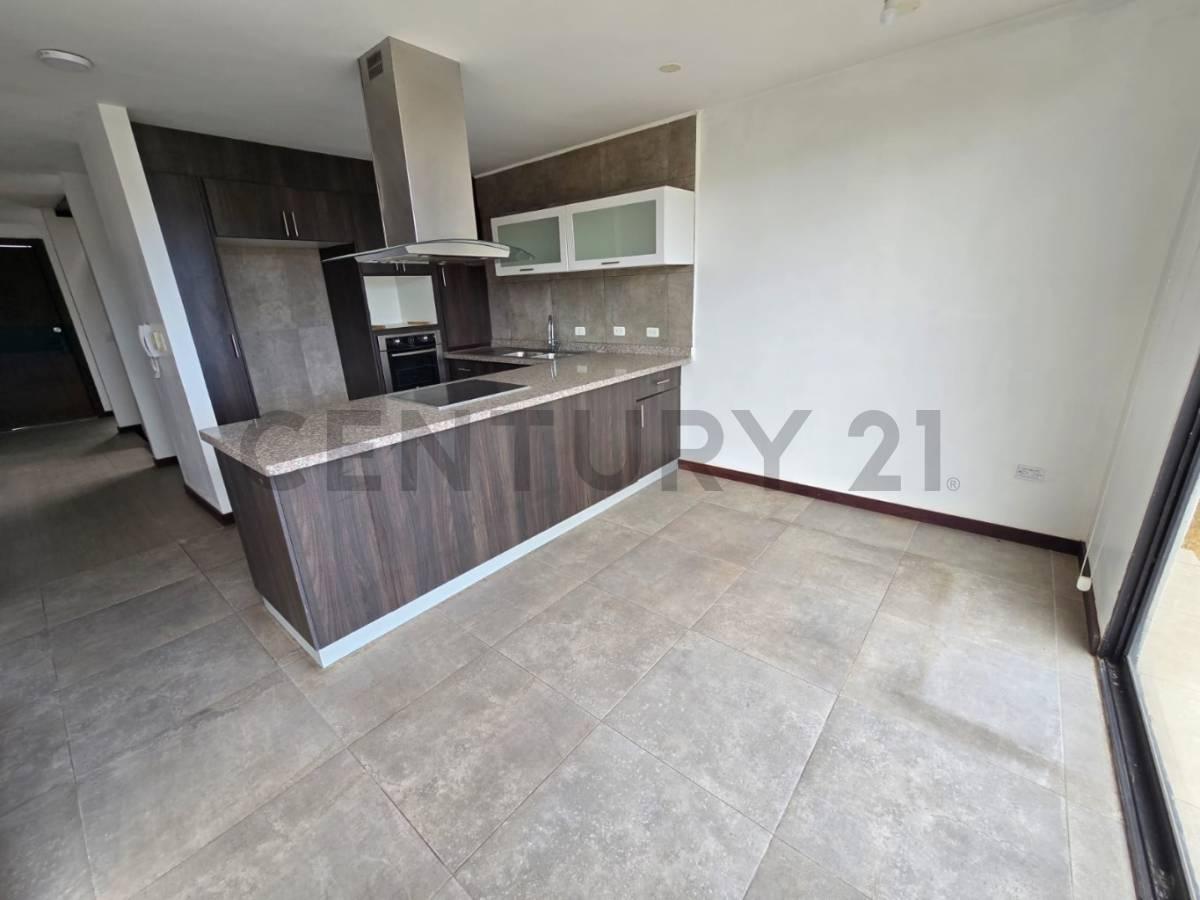 Venta Casa 6 Dorm. en Cumbayá Dentro Conjunto (2 Dorm. Planta Baja) — imagen 3