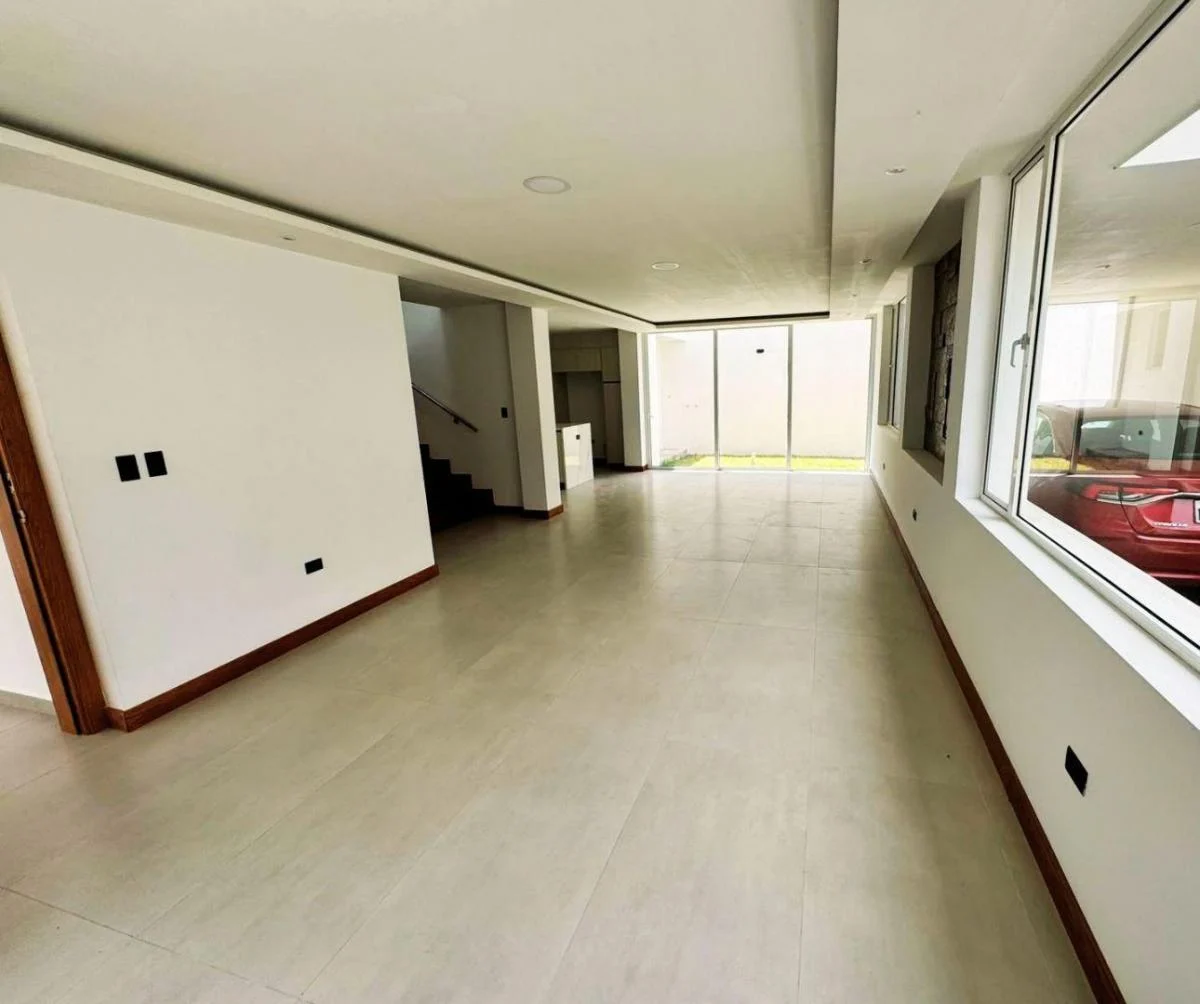 Casa 230 m², Tres Dorm., Tres Baños, Baño Social, Tres Parqueaderos en Venta en Tumbaco — imagen 10