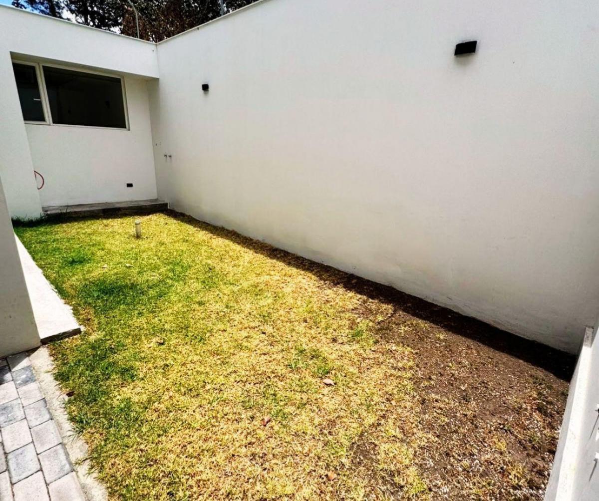 Casa 230 m², Tres Dorm., Tres Baños, Baño Social, Tres Parqueaderos en Venta en Tumbaco — imagen 6