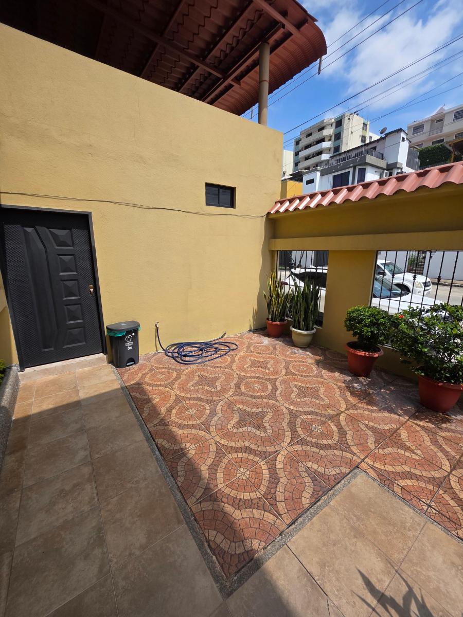 Vendo Casa Amplia y Comoda en Ceibos Norte,3 Dorm. Mas 1 Suite de 2 Ambientes, Piscina/jacuzzi, Guayas — imagen 8