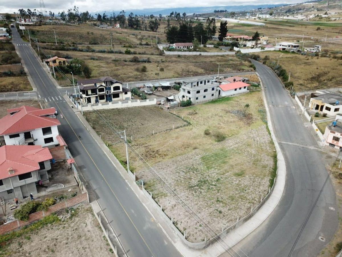 Amplio Terreno en El Centro de Unamuncho, Tungurahua — imagen 4