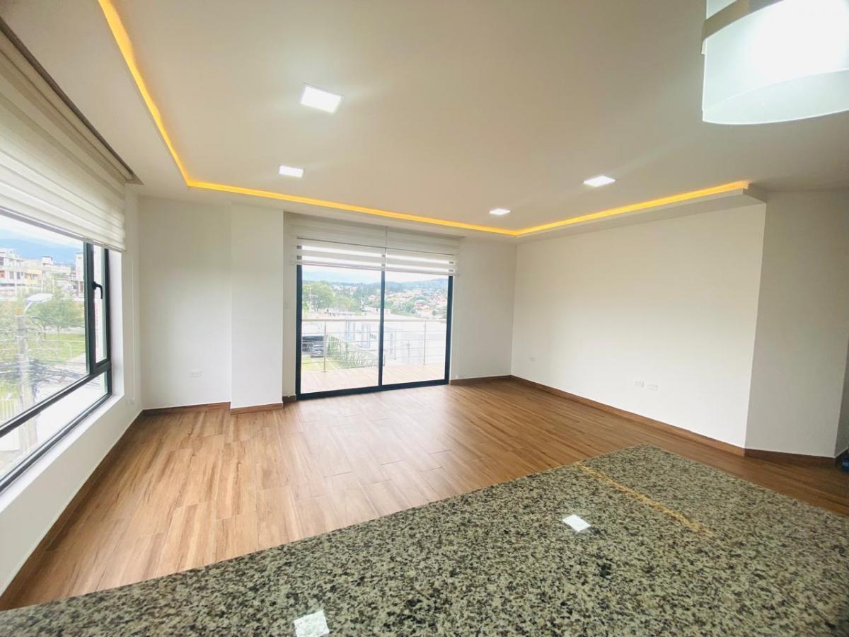 Ira Venta Departamento 123.5 m² y Terraza 60 m². 3 Dorm. Sector Tumbaco — imagen 5
