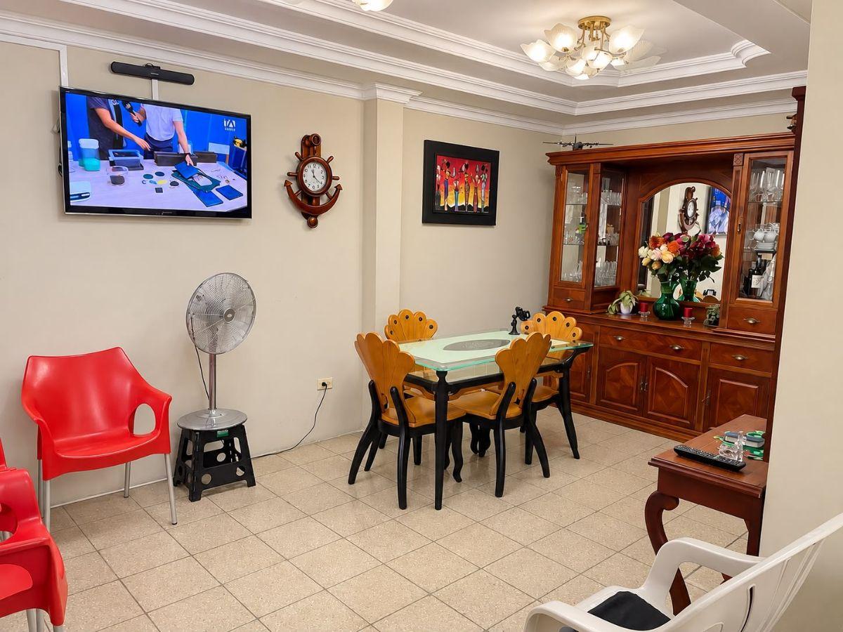 Elegante Villa en Venta en Alborada XIII Etapa, Guayas — imagen 9