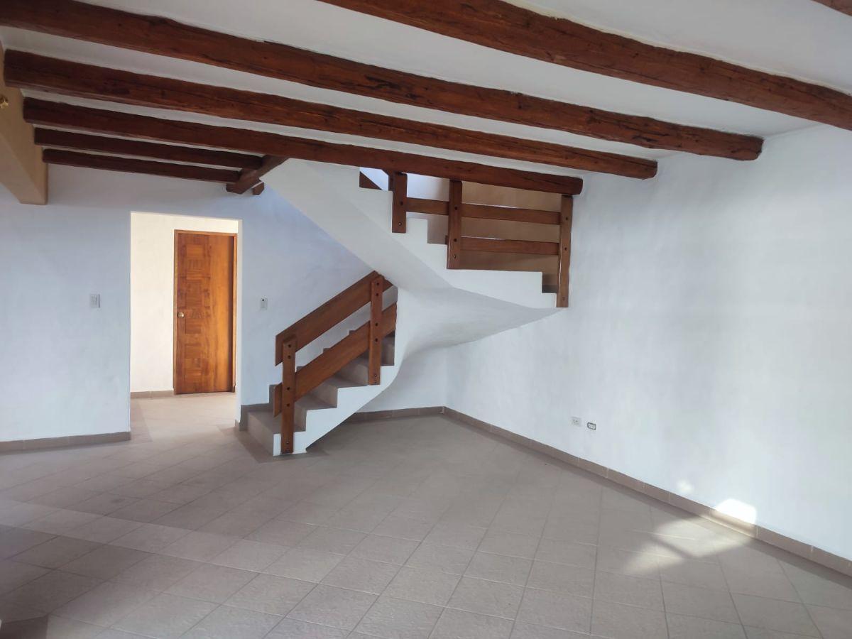 Casa en Venta en Conocoto Dentro de Urbanización con Doble Seguridad — imagen 9
