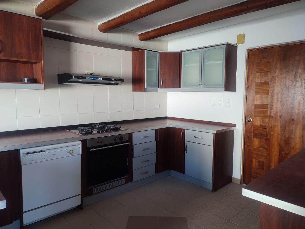 Casa en Venta en Conocoto Dentro de Urbanización con Doble Seguridad — imagen 7