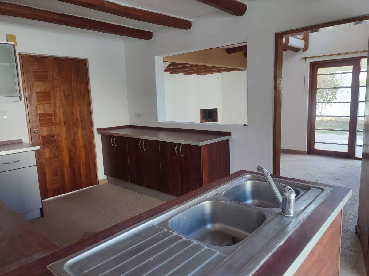 Casa en Venta en Conocoto Dentro de Urbanización con Doble Seguridad — imagen 6