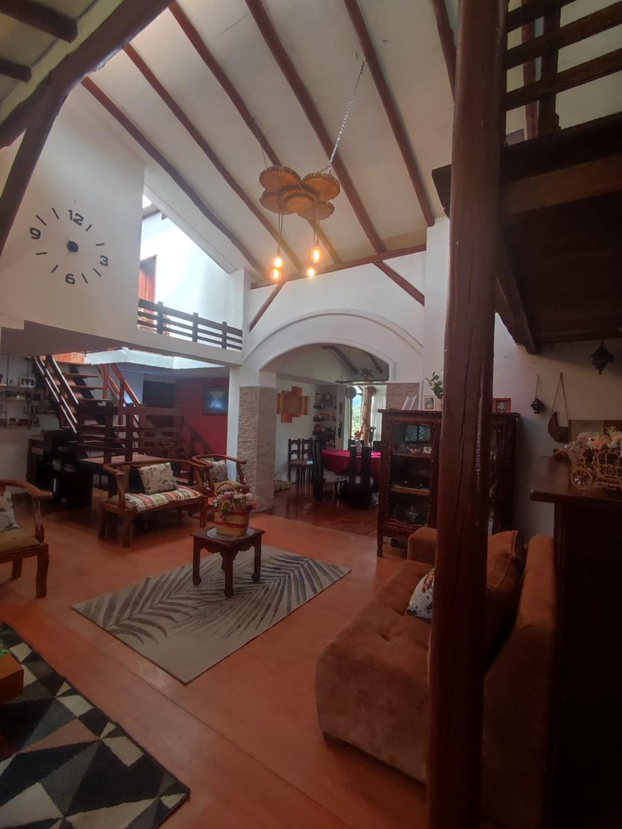 En Alangasí, Vendo Casa con Terreno Amplio. 4 Dorm., Sector Iglesia San Juan Loma — imagen 10