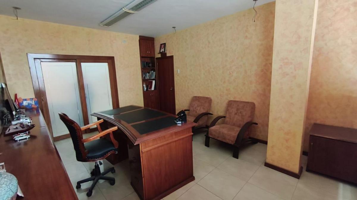 Edificio Comercial de 3 Niveles en Venta – Las Orquideas Guayaquil Ronr, Guayas — imagen 3