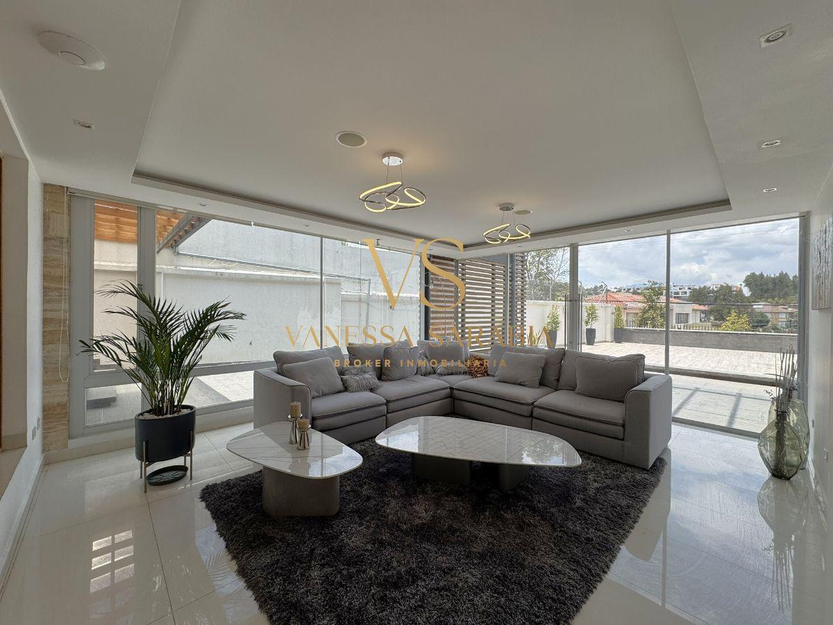 Casa de Lujo de Venta Urb. Campo Alegre Monteseirín, Norte de Quito — imagen 9