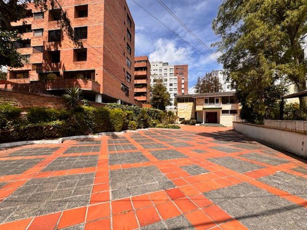 Vendo Casa Independiente Para Vivienda o Uso Comercial Sector de La Whymper — imagen 6