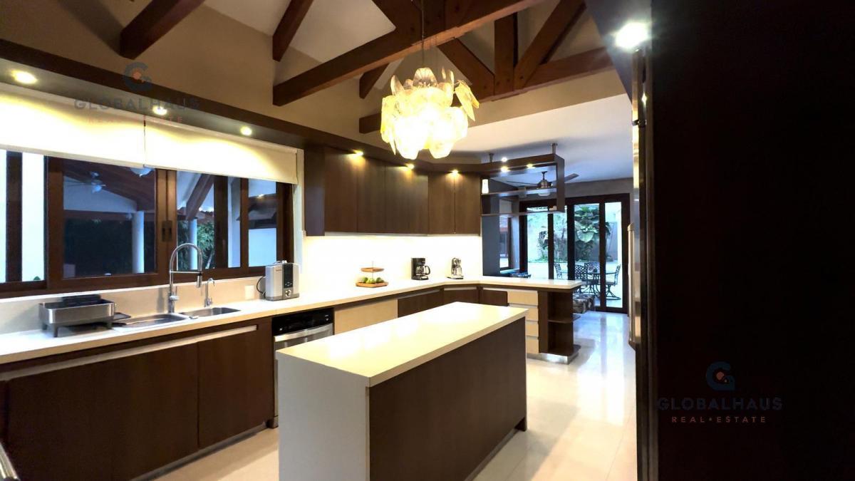 Venta de Casa en Via a La Costa Puerto Azul, Norte de Guayaquil Piscina. S. H. Guayas — imagen 4