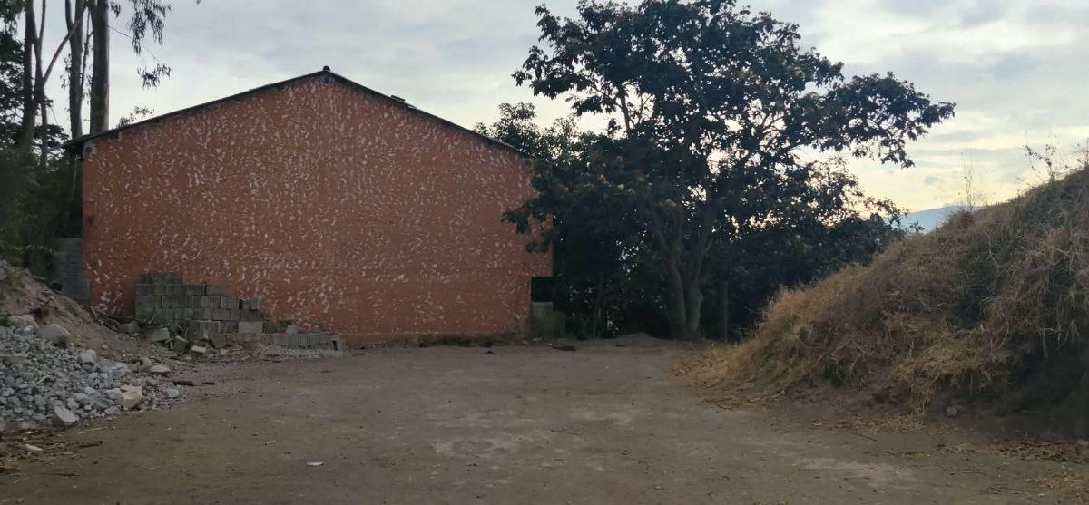 Nayón, Calle Manuela Sáenz, Vendo Terreno de 780 m², Frente 57 m, Cos. Pb 35 %, cos Total 70% — imagen 9