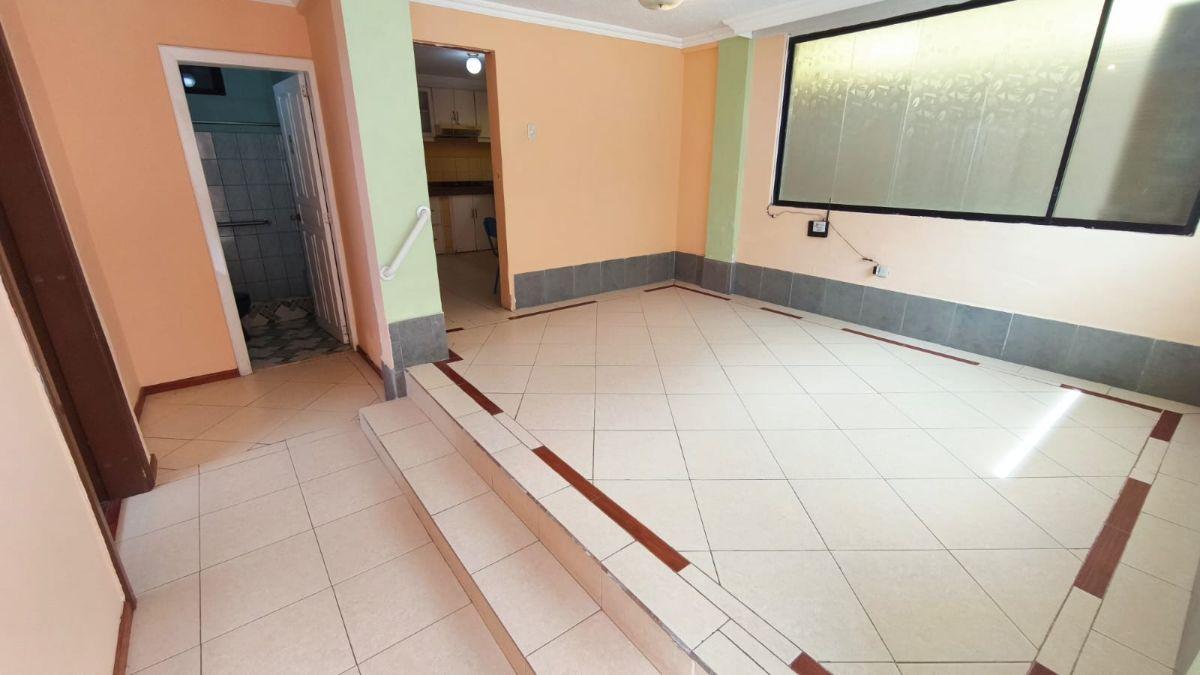 En Venta o Renta Casa Rentera Frente Al Estadio de Nayon — imagen 5