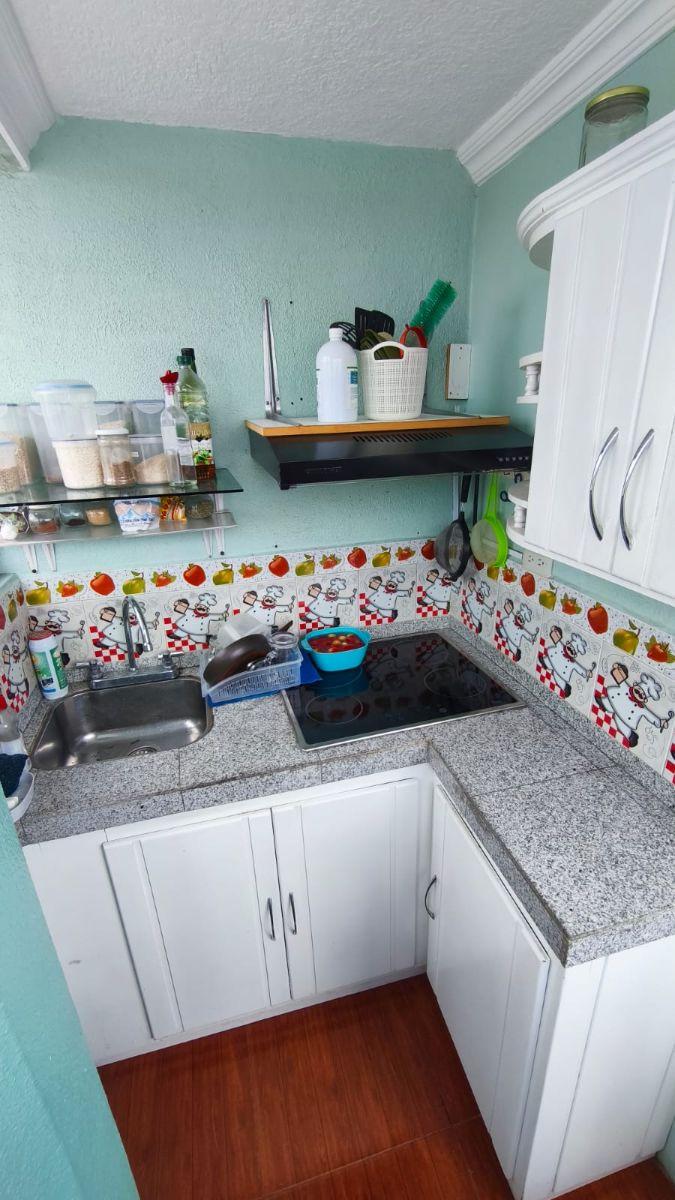 En Venta o Renta Casa Rentera Frente Al Estadio de Nayon — imagen 3