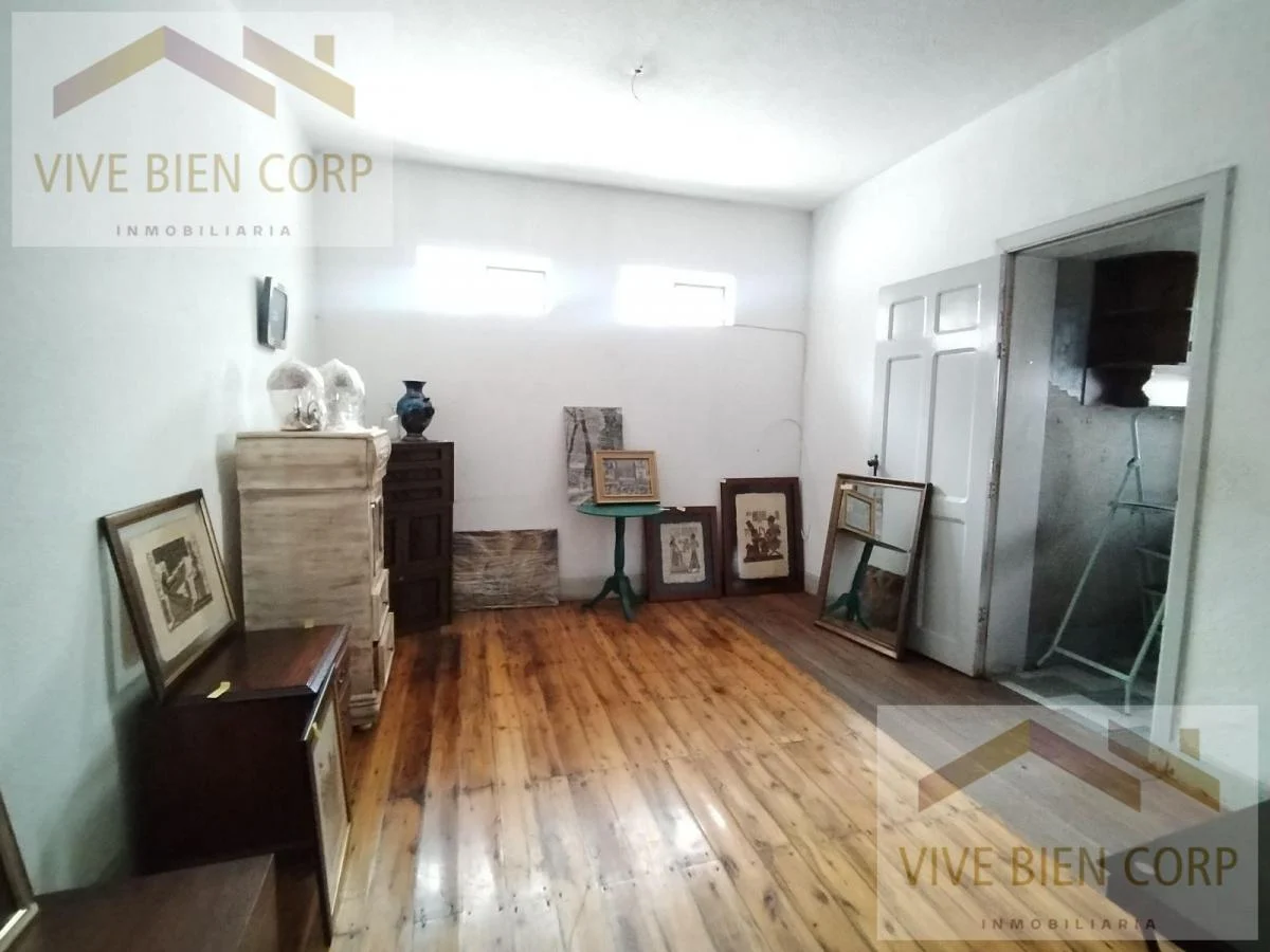 Casa con Suite y 4 Locales Comerciales en Venta Sector La Mariscal — imagen 8