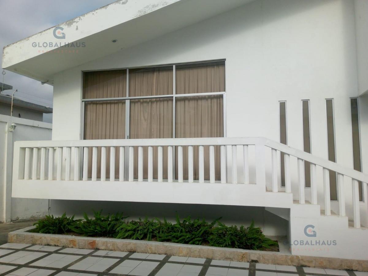 Venta Casa con Suite Lotización Pablo Gonzabach, Sector Aeropuerto, Manta, 5 Habitaciones, P. C. Manabí — imagen 10