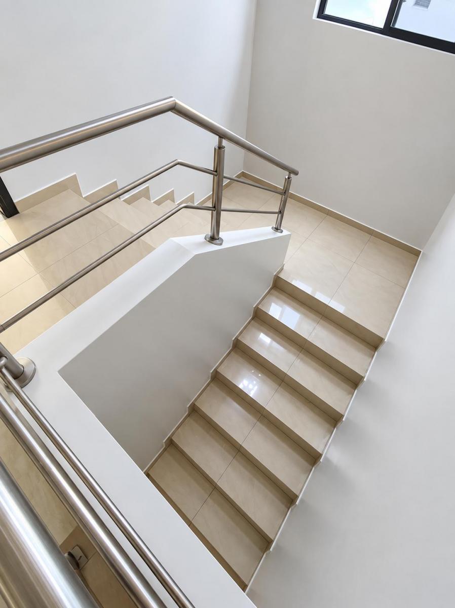 Venta Casa Moderna de 5 Dorm. con Piscina | Napoli, Via Salitre, Guayas — imagen 6