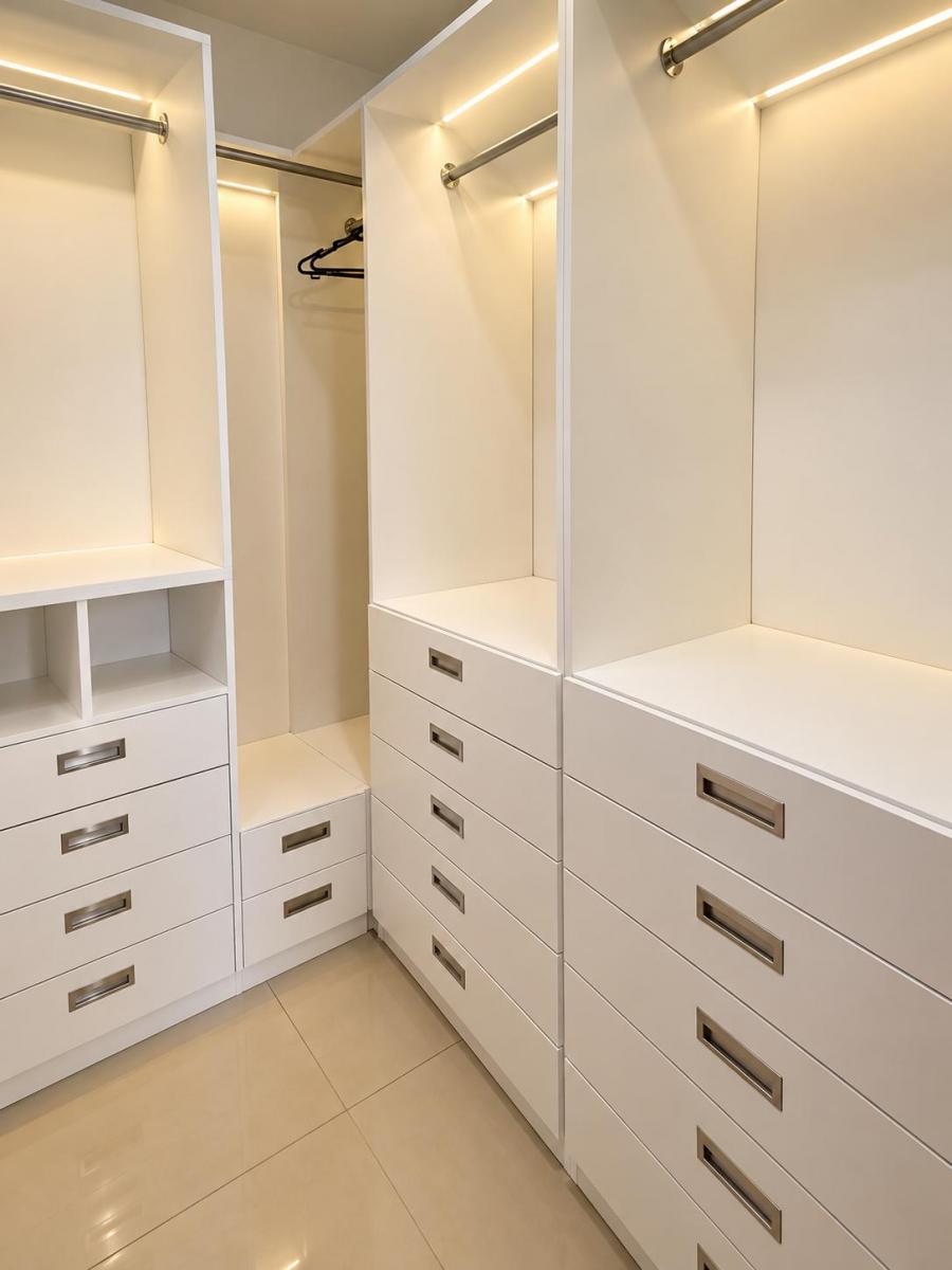 Venta Casa Moderna de 5 Dorm. con Piscina | Napoli, Via Salitre, Guayas — imagen 3