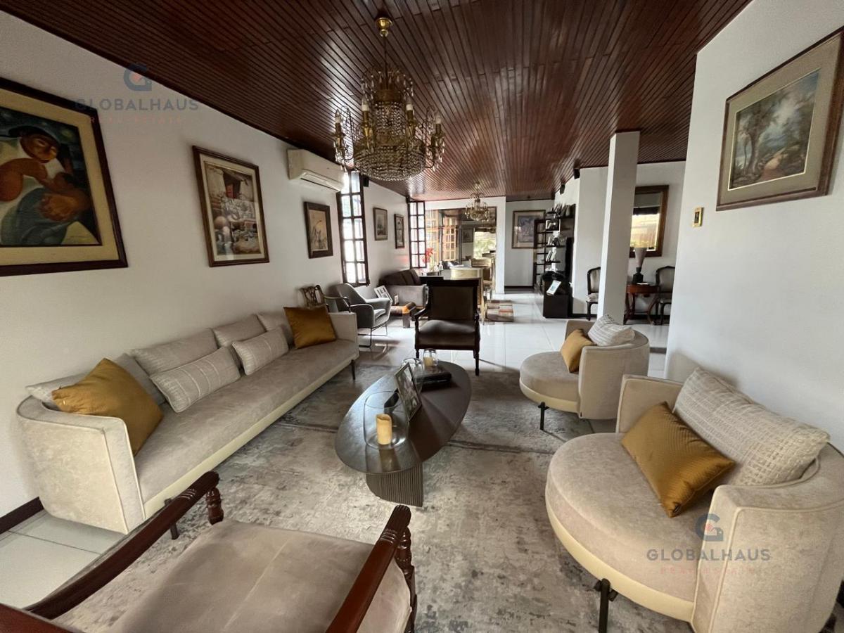 Venta Casa en Urdesa Balsamos Sur. 4 Habitaciones, Piscina. 498 m. m. N. Guayas — imagen 10