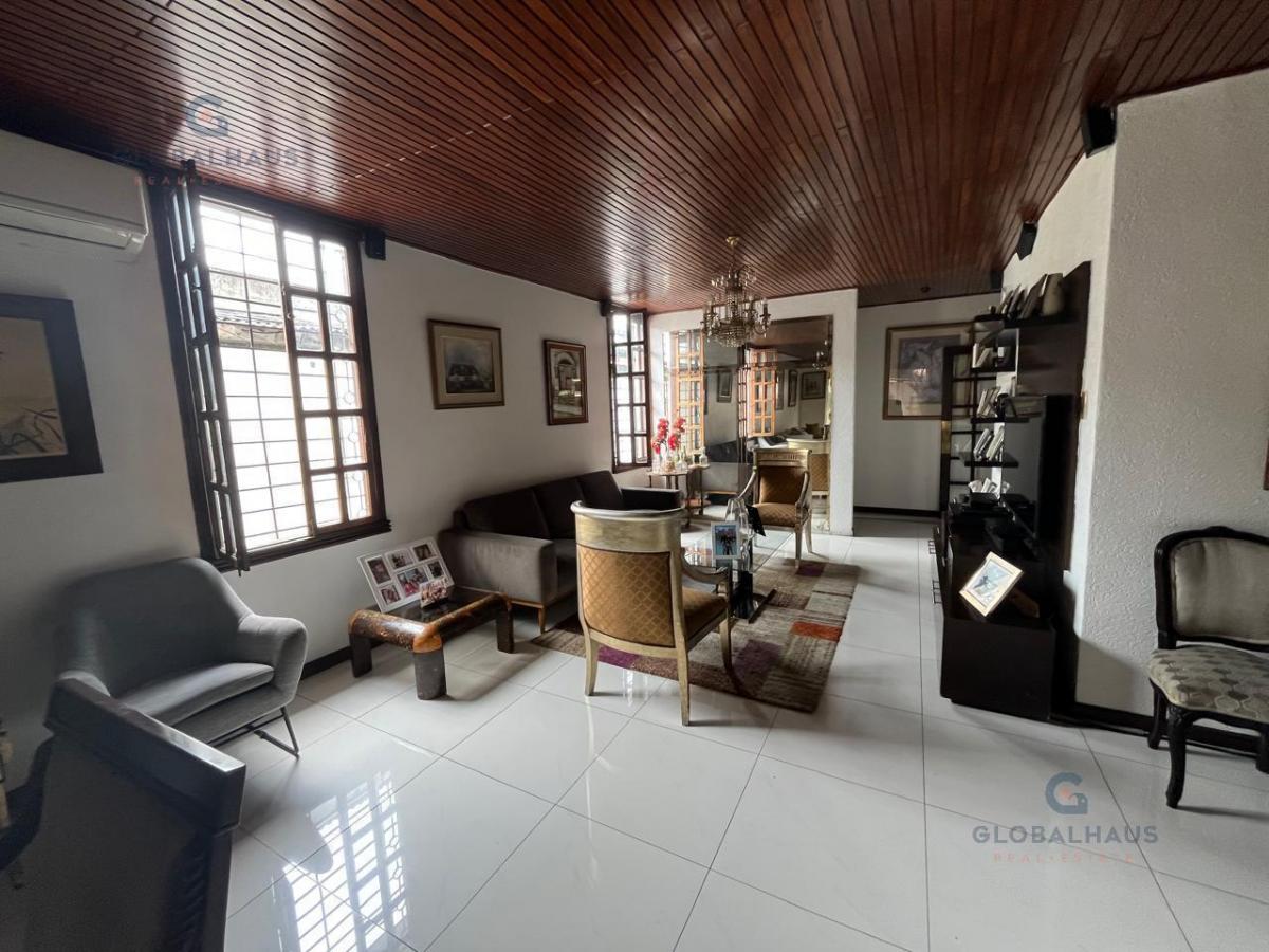 Venta Casa en Urdesa Balsamos Sur. 4 Habitaciones, Piscina. 498 m. m. N. Guayas — imagen 7
