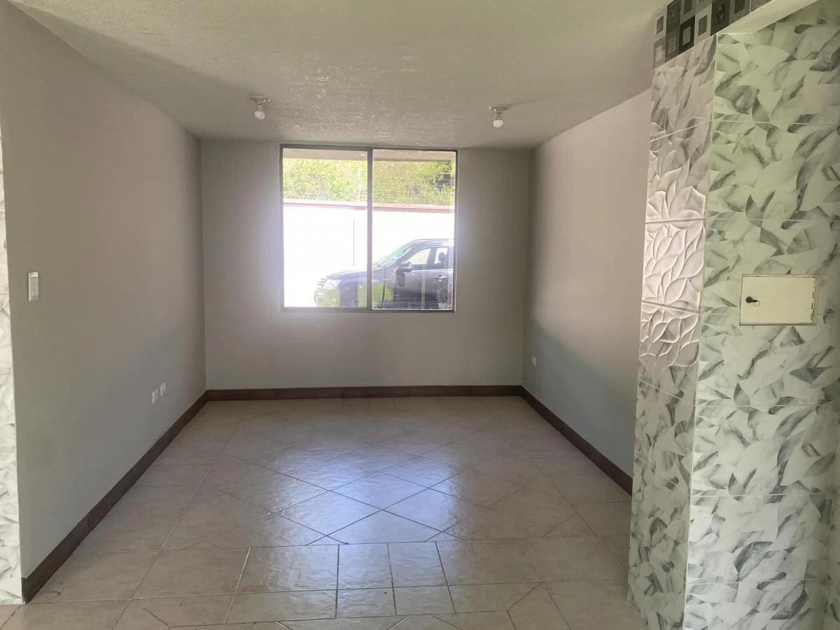 Venta Casa Amplia 3 Dorm., Sector Pomasqui — imagen 10