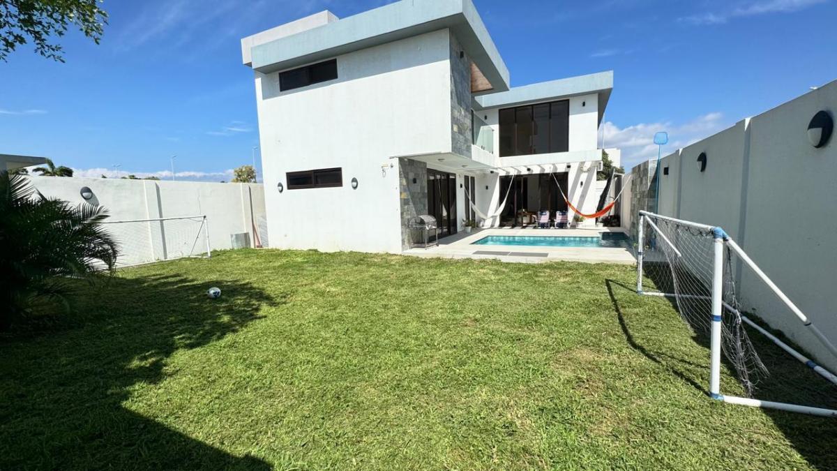 Se Vende Casa en Urbanización Marenostra, Prov Santa Elena Joss — imagen 3