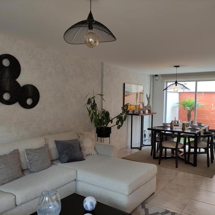 Casa en Venta de 3 Dorm. con Jardin en Pomasqui con Terraza Conjunto Privado con Piscina — imagen 8