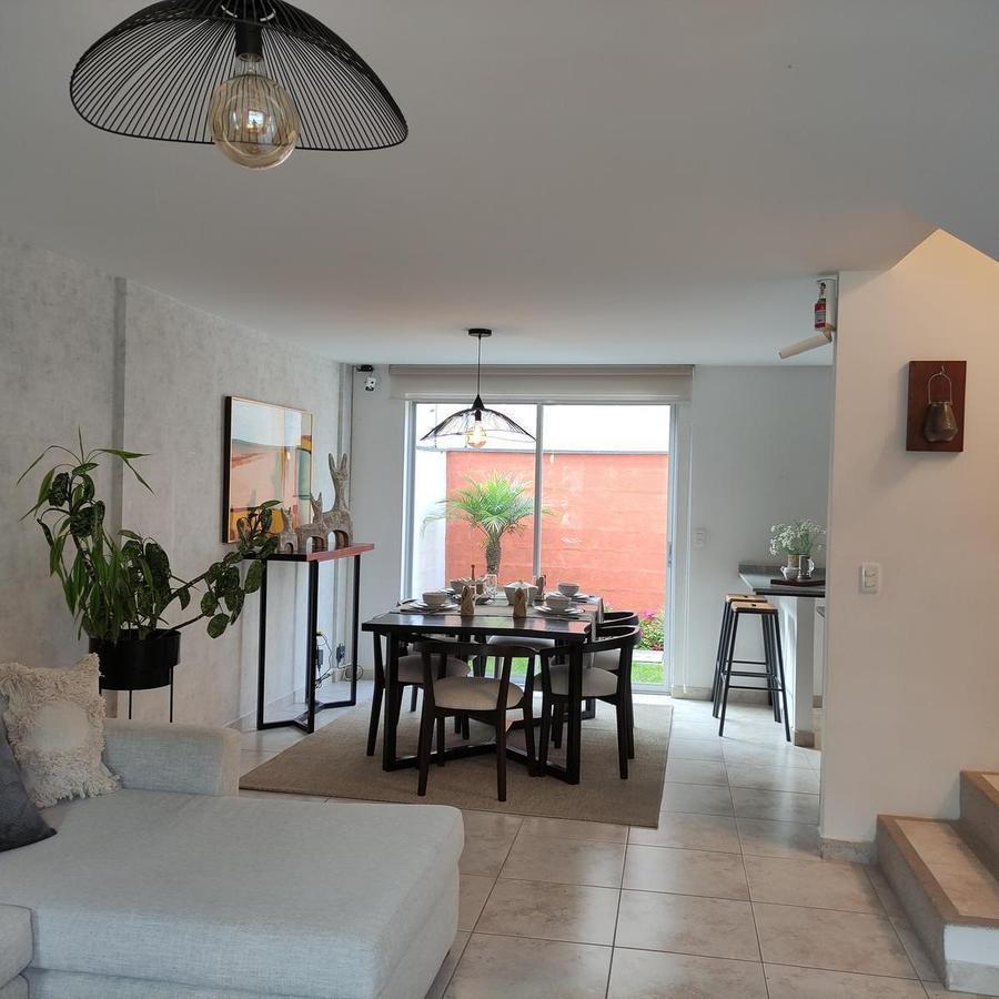 Casa en Venta de 3 Dorm. con Jardin en Pomasqui con Terraza Conjunto Privado con Piscina — imagen 3