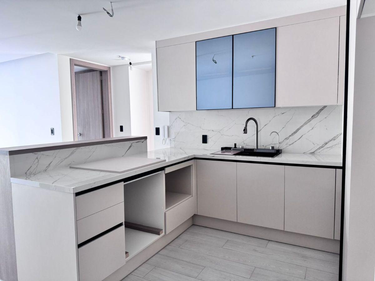 Departamento en Venta de 2 Dorm. Sector República del Salvador — imagen 8