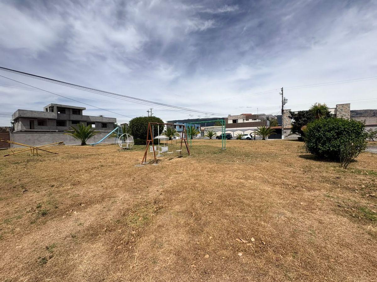 Terreno Plano y Esquinero en Venta Conocoto 719 m² — imagen 9