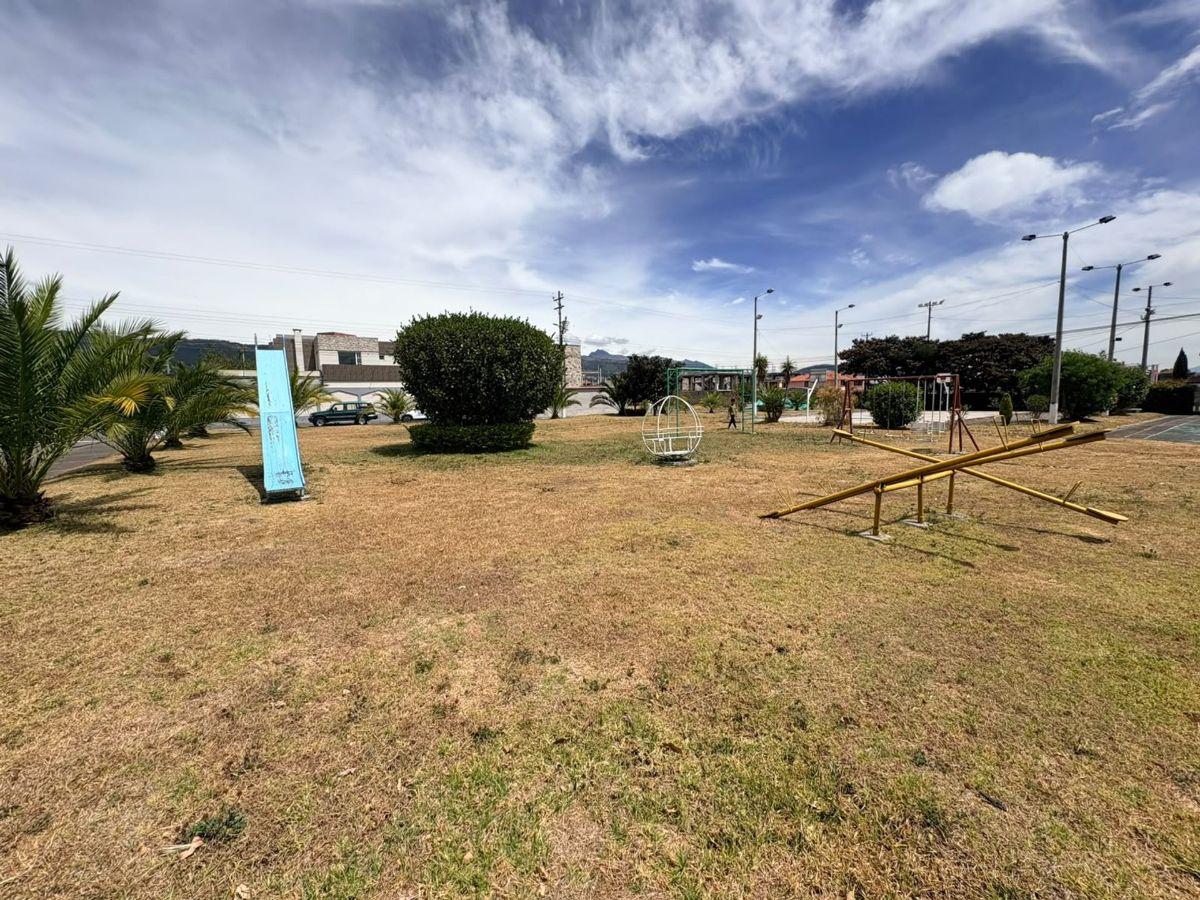 Terreno Plano y Esquinero en Venta Conocoto 719 m² — imagen 7